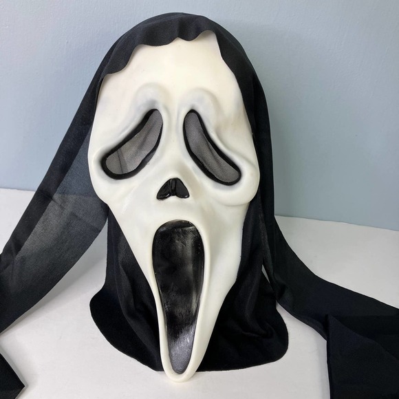 Easter Unlimited Scream Ghostface Mask Long Separate Shroud No Glow Fun World - Picture 2 of 16